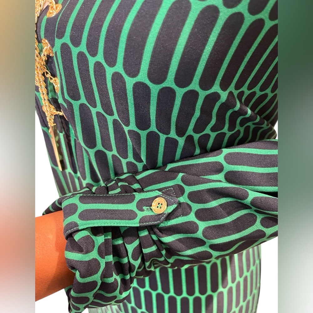 Michael Kors Green and Black Geometric Dress. - Picture 3 of 5